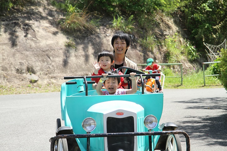 ロマンの森共和国 - 君津市観光協会